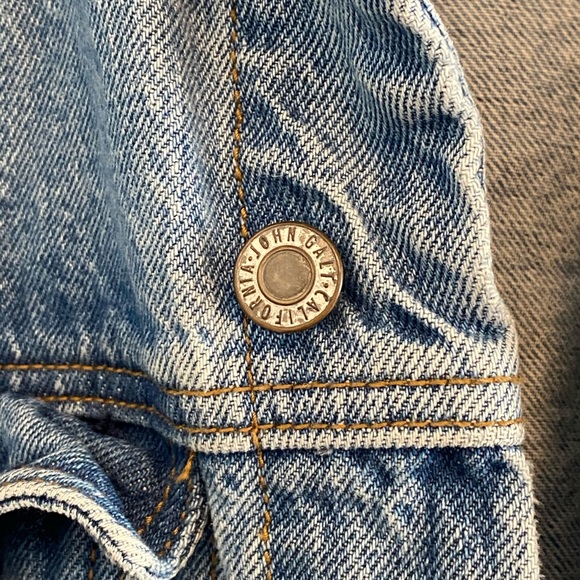 Brandy Melville Denim Jacket - Picture 2 of 4